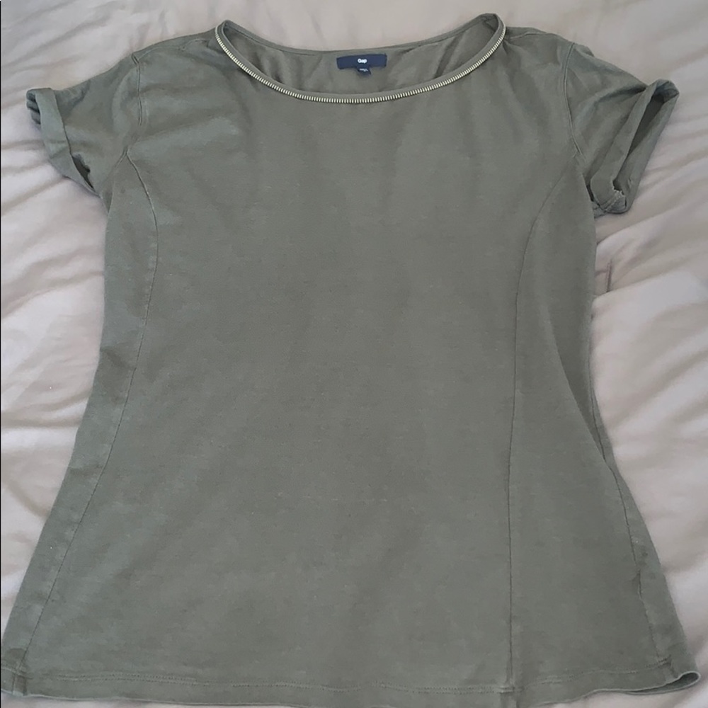 Gap gray zippered tee M